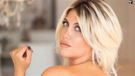 wanda.nara tetas|Watch Wanda Nara increibles tetas